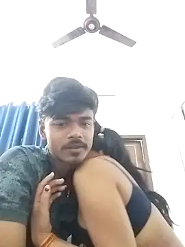 Love-Birdss online show from 04/08/26, 08:42