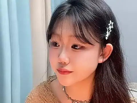 Snapshot of Lilababy00 chatting on 04/08/26, 11:43 Lilababy00 online show from 04/08/26, 11:43