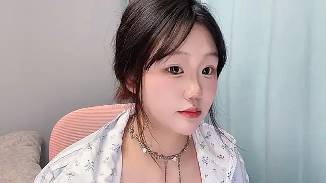 Lilababy00 online show from 04/19/26, 08:24