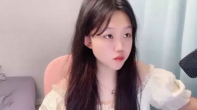 Lilababy00 online show from 05/05/26, 02:03