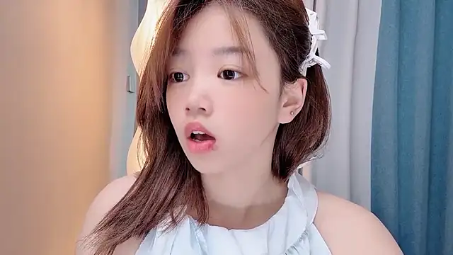 Lilababy00 online show from 06/19/26, 01:43