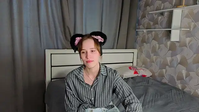 Snapshot of MitsuePostel chatting on 04/23/26, 12:29 MitsuePostel online show from 04/23/26, 12:29