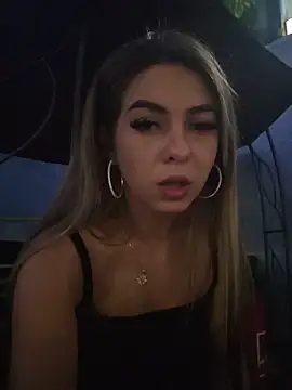Snapshot of AylinRosee chatting on 06/26/26, 06:34 AylinRosee online show from 06/26/26, 06:34
