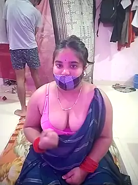 Snapshot of SEXY-COUPLE23 chatting on 04/08/26, 04:51 SEXY-COUPLE23 online show from 04/08/26, 04:51