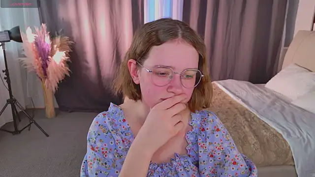 Snapshot of FreeHarmony_ chatting on 04/09/26, 03:28 FreeHarmony online show from 04/09/26, 03:28