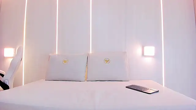 stefany lure online show from 04/22/26, 01:34