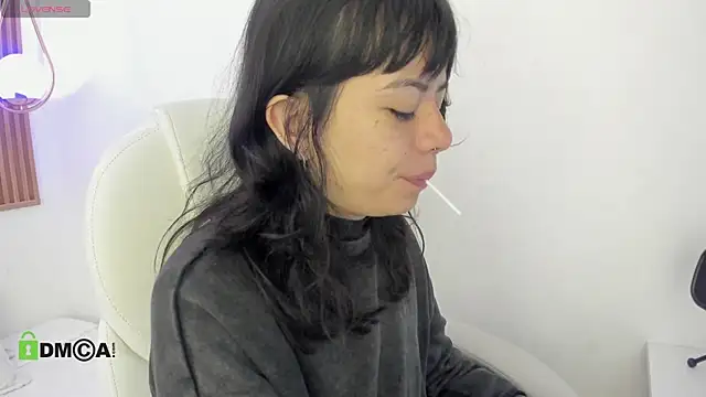 Snapshot of ghostmila chatting on 05/25/26, 01:28 ghostmila online show from 05/25/26, 01:28