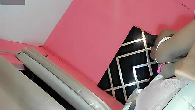 liyenpain01  online show from 04/11/26, 07:45