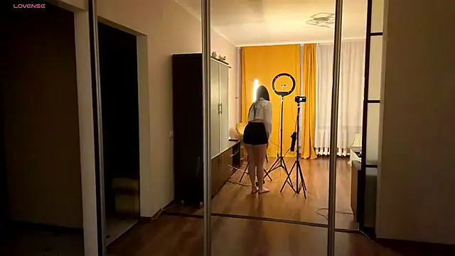 peachlunee online show from 04/11/26, 03:22