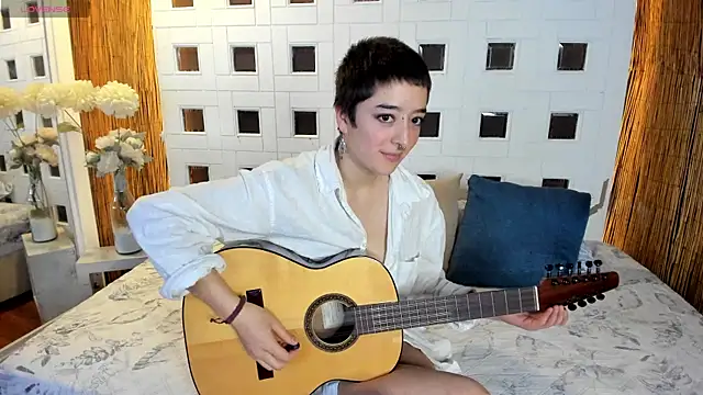 Snapshot of Atheena__ chatting on 04/23/26, 01:24 Atheena online show from 04/23/26, 01:24