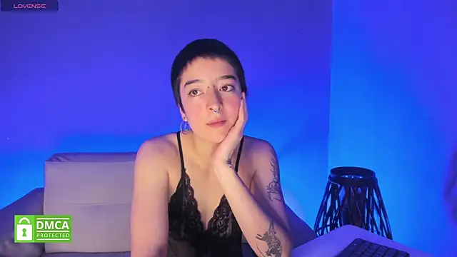Snapshot of Atheena__ chatting on 05/02/26, 12:54 Atheena online show from 05/02/26, 12:54