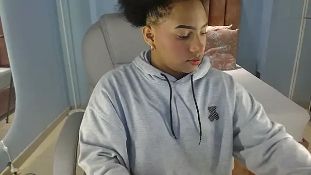 Snapshot of coral_echeverri chatting on 06/20/26, 04:04 coral echeverri online show from 06/20/26, 04:04