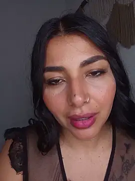 Snapshot of Antonella-corruso chatting on 05/31/26, 04:25 Antonella-corruso online show from 05/31/26, 04:25