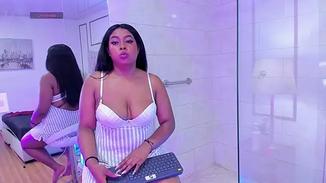 NatashaLuxy online show from 05/05/26, 04:04