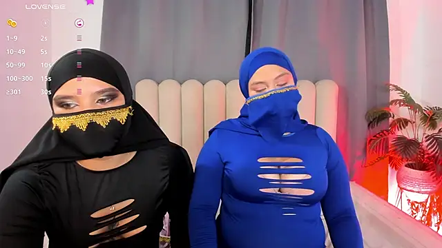 Snapshot of aziza_dalila02 chatting on 04/10/26, 03:45 aziza dalila02 online show from 04/10/26, 03:45