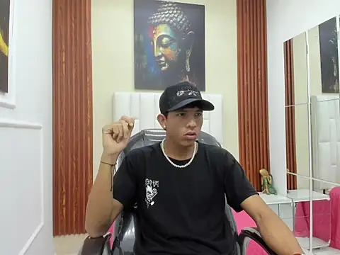 Snapshot of Alexander_villa_ chatting on 04/07/26, 11:48 Alexander villa online show from 04/07/26, 11:48