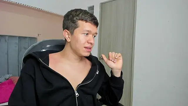 Snapshot of ken_col chatting on 04/12/26, 05:34 ken col online show from 04/12/26, 05:34