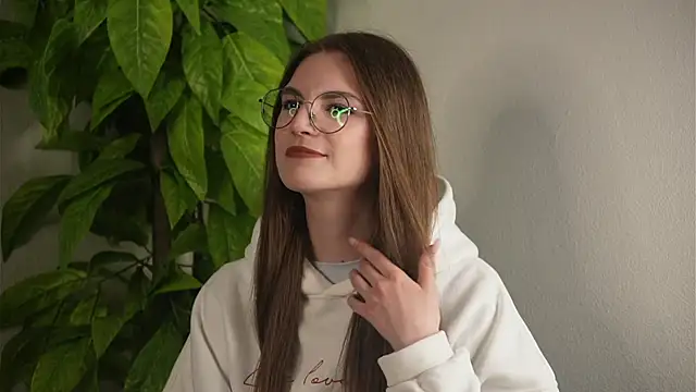 Snapshot of ToyaEssex chatting on 04/09/26, 12:21 ToyaEssex online show from 04/09/26, 12:21