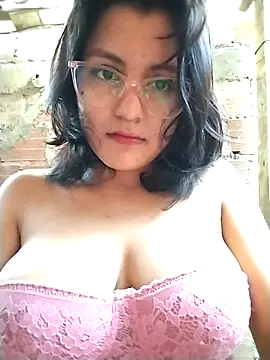 Snapshot of sienna_elara chatting on 04/23/26, 10:58 sienna elara online show from 04/23/26, 10:58