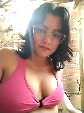 Snapshot of sienna_elara chatting on 04/28/26, 10:53 sienna elara online show from 04/28/26, 10:53