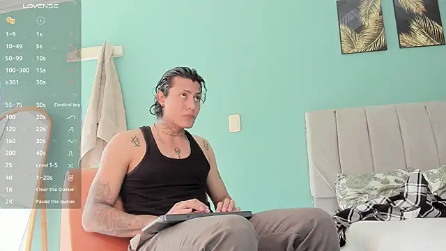 Snapshot of Damian_Romanoff chatting on 05/12/26, 02:47 Damian Romanoff online show from 05/12/26, 02:47