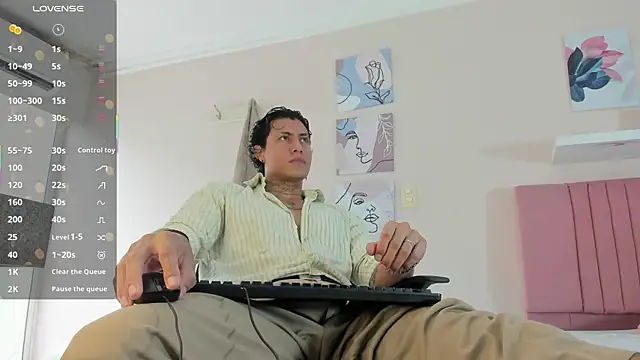 Snapshot of Damian_Romanoff chatting on 05/14/26, 04:36 Damian Romanoff online show from 05/14/26, 04:36