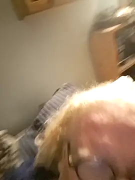 Snapshot of ChrisMtl83 chatting on 04/08/26, 04:45 ChrisMtl83 online show from 04/08/26, 04:45