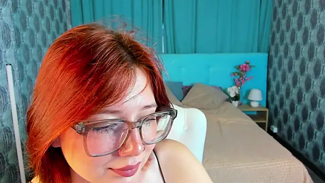 Snapshot of Lessi_Panic chatting on 07/05/26, 12:50 Lessi Panic online show from 07/05/26, 12:50