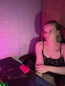 Snapshot of VioletEcho chatting on 04/10/26, 08:24 VioletEcho online show from 04/10/26, 08:24