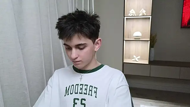 Snapshot of alexander_18_xxl chatting on 06/28/26, 01:06 alexander 18 xxl online show from 06/28/26, 01:06