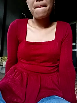 Snapshot of mia0033 chatting on 04/28/26, 02:27 mia0033 online show from 04/28/26, 02:27