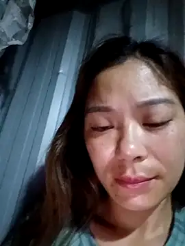 Snapshot of mia0033 chatting on 05/07/26, 10:15 mia0033 online show from 05/07/26, 10:15
