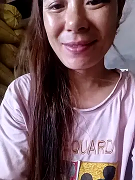 Snapshot of mia0033 chatting on 07/21/26, 08:27 mia0033 online show from 07/21/26, 08:27
