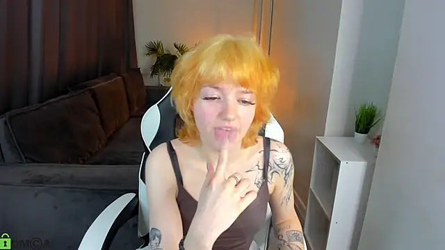 Snapshot of Star_Bee chatting on 04/08/26, 10:48 Star Bee online show from 04/08/26, 10:48