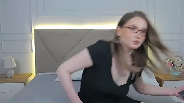 Snapshot of ArianaMilss chatting on 04/26/26, 11:08 ArianaMilss online show from 04/26/26, 11:08