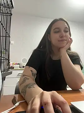 RiannaBrown online show from 04/25/26, 02:36