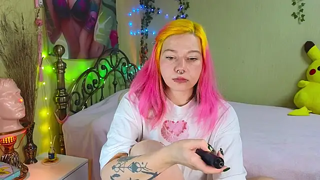 Sansarella online show from 12/15/25, 01:04