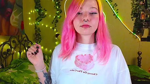 Snapshot of Sansarella chatting on 01/07/26, 03:47 Sansarella online show from 01/07/26, 03:47