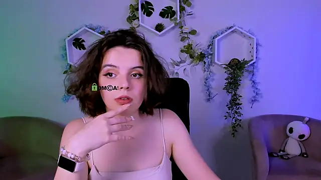 mia mooon  online show from 07/07/26, 11:03