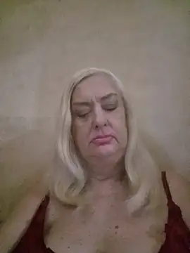 Snapshot of Julia20X chatting on 07/08/26, 01:15 Julia20X online show from 07/08/26, 01:15