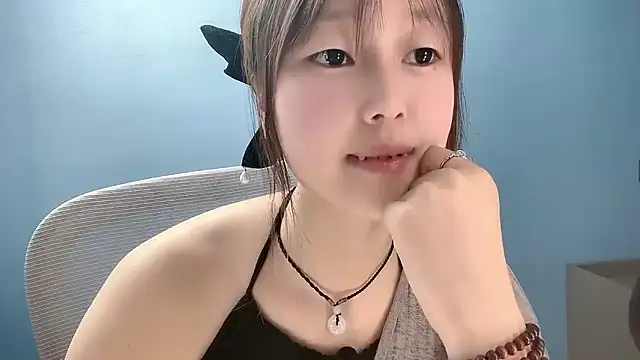Snapshot of Xiaoqing00 chatting on 05/02/26, 03:22 Xiaoqing00 online show from 05/02/26, 03:22