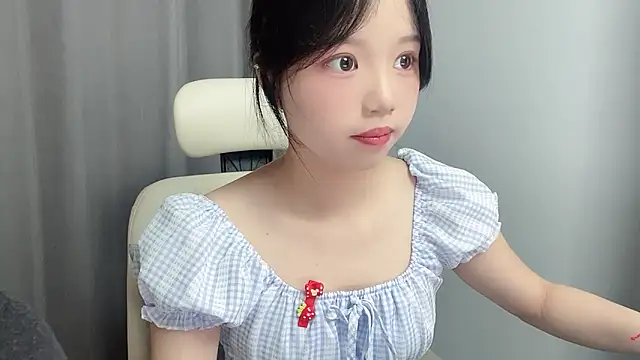 Snapshot of Xiaoqing00 chatting on 05/18/26, 05:02 Xiaoqing00 online show from 05/18/26, 05:02
