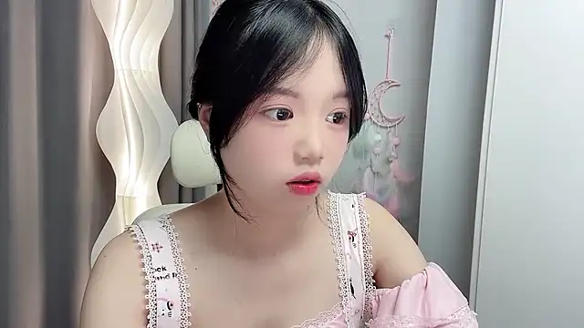 Snapshot of Xiaoqing00 chatting on 05/25/26, 05:24 Xiaoqing00 online show from 05/25/26, 05:24