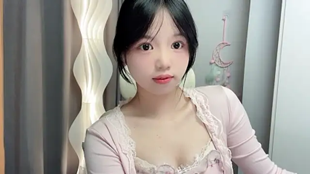 Snapshot of Xiaoqing00 chatting on 05/28/26, 05:05 Xiaoqing00 online show from 05/28/26, 05:05