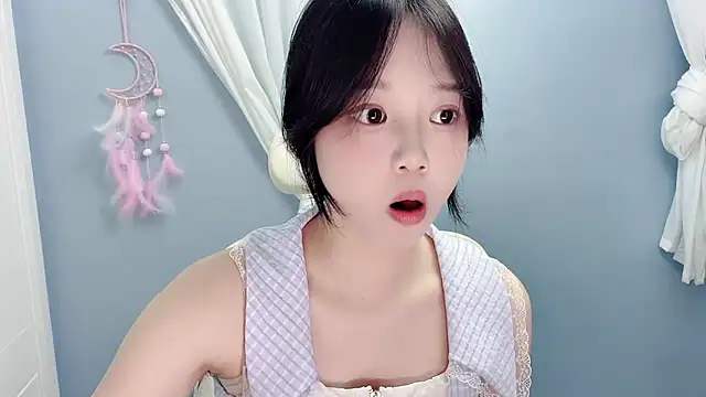 Snapshot of Xiaoqing00 chatting on 06/18/26, 10:52 Xiaoqing00 online show from 06/18/26, 10:52