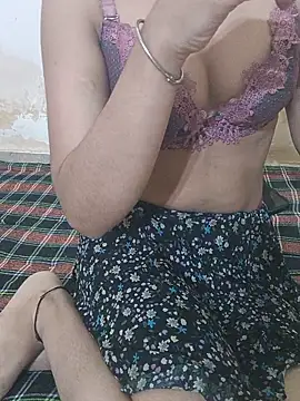 Snapshot of Baby-Doll_ chatting on 05/18/26, 04:18 Baby-Doll online show from 05/18/26, 04:18