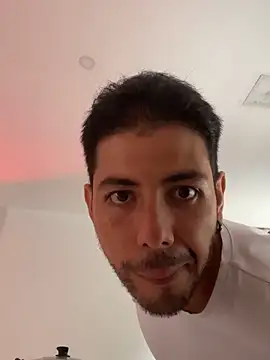 Snapshot of Roman_Belmont chatting on 04/13/26, 06:46 Roman Belmont online show from 04/13/26, 06:46