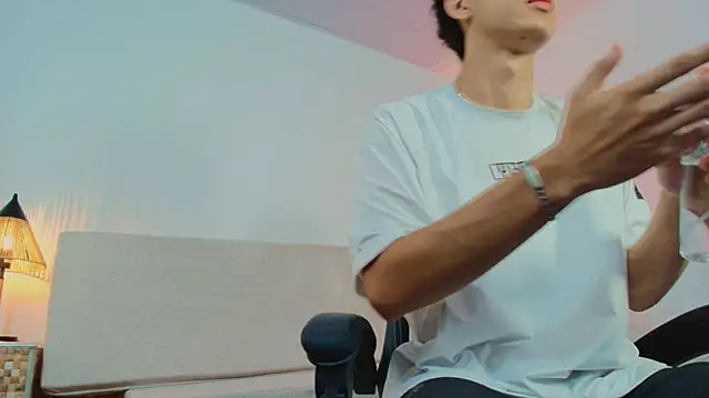 Valentino Rey online show from 05/25/26, 12:22