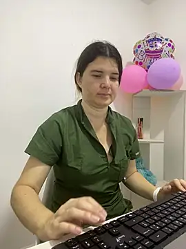 Snapshot of amelia_16 chatting on 06/10/26, 01:54 amelia 16 online show from 06/10/26, 01:54