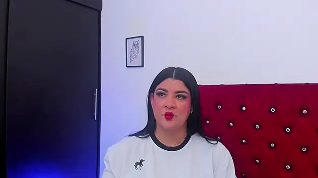 Snapshot of Katty_West chatting on 05/26/26, 07:43 Katty West online show from 05/26/26, 07:43